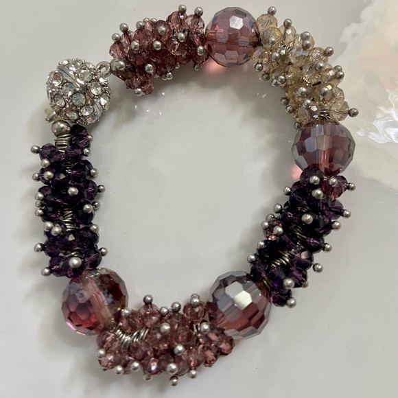 Magnetic jeweled necklace, earring & bracelet set - Picture 4 of 6